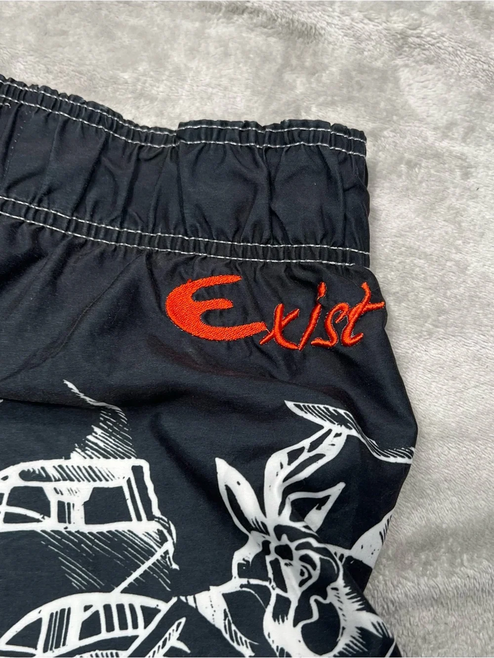 Exist Rising Sun Board Shorts Mens L Black/White Billabong Style Swin Trunks